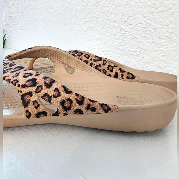 Crocs Women's Kadee II Leopard Flip Sandals - Picture 5 of 6